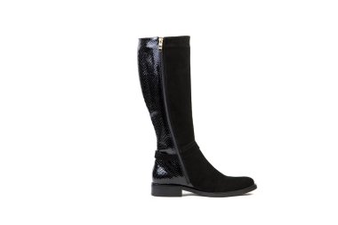 Kadınlar boots beyaz bir arka plan üzerinde süet ayakkabı online mağaza