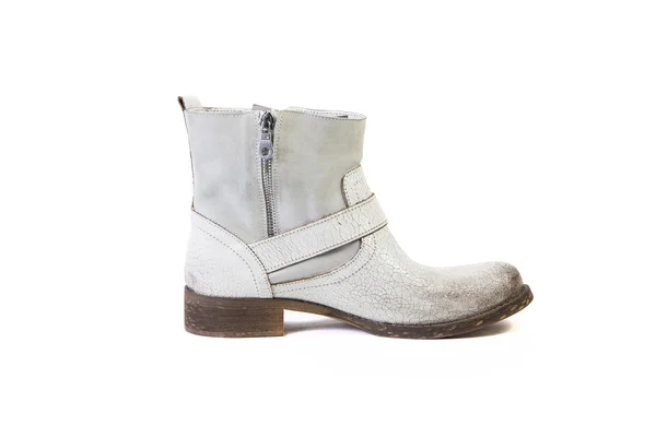 Bottes de printemps blanches pour femmes chaussures sur fond blanc, boutique en ligne — Photo