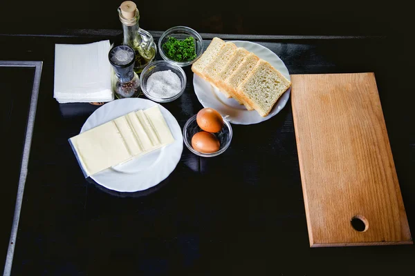Productos para cocinar ingredientes tostados en una mesa — Foto de Stock