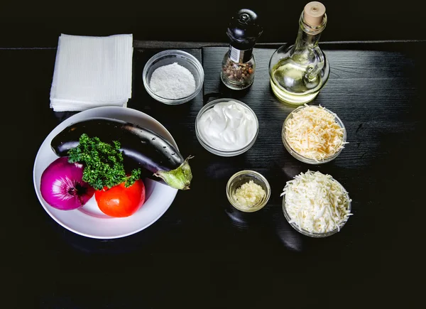 Ingredientes para cocinar ratatouille, cocina en el restaurante — Foto de Stock
