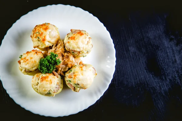 Plato de patatas rellenas — Foto de Stock