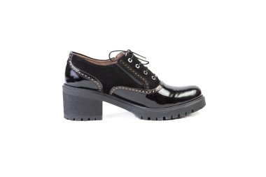 Siyah ayakkabılar beyaz arka plan, kadınlar şık ayakkabılar, online satış