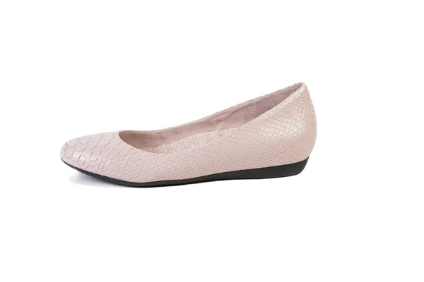 Чорне взуття на білому тлі, жіноче стильне взуття, онлайн-продаж — стокове фото