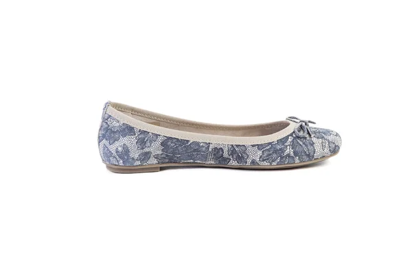 Sapatos de balé Sapatos de verão feminino em um fundo branco, catálogo de vendas on-line — Fotografia de Stock