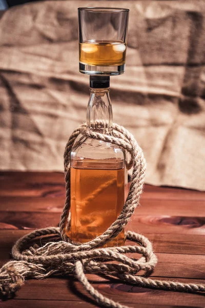 Whisky leeftijd elite alcohol op houten achtergrond — Stockfoto