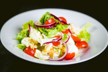 lezzetli vejetaryen salata, meyve ve sebze salatası