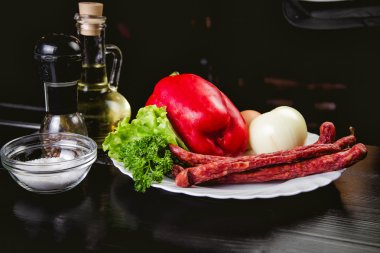 yumurta, yemek pişirmek için malzemeyi pişirmek ve yemek