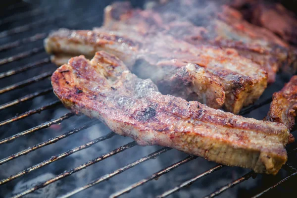 Vlees, barbecue, barbecue menu, varkensribbetjes — Stockfoto