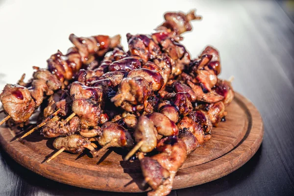 et kebap şişleri ızgara, tavuk Kalpler,