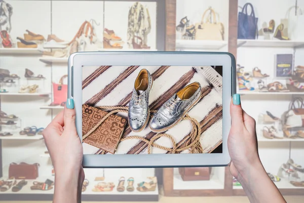 オンライン ショップ、オンライン ストアの女性の靴、インターネットを通じて注文 — ストック写真