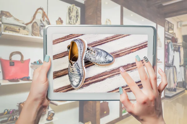 Boutique en ligne, chaussures femme boutique en ligne, commander sur Internet — Photo