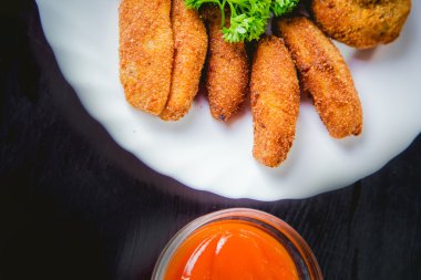 sebze derin kızarmış, ketçap lezzetli Fransız kızartması