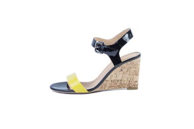 Kadın kırmızı sandalet beyaz bir arka planda, online alışveriş