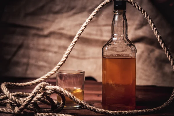 Bourbon Whiskey Rum im Glas mit Eis — Stockfoto