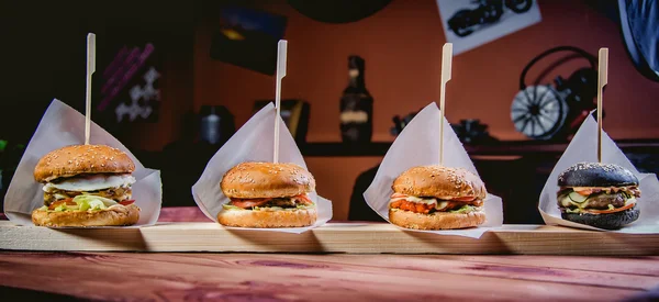 Vier Arten von Burgern, Restaurant, Fast Food — Stockfoto