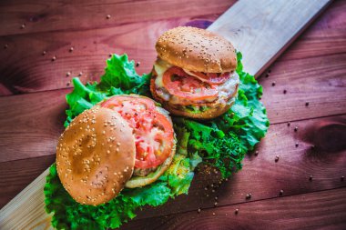 Lezzetli burger topuz beyaz çubuğu ile