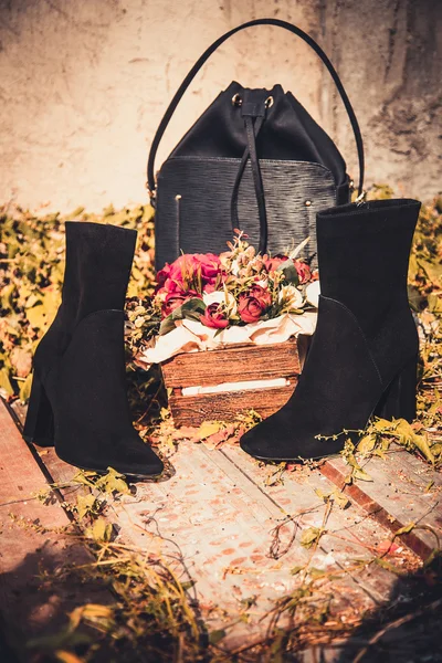 Black suede boots and female bag autumn — Stock Photo, Image