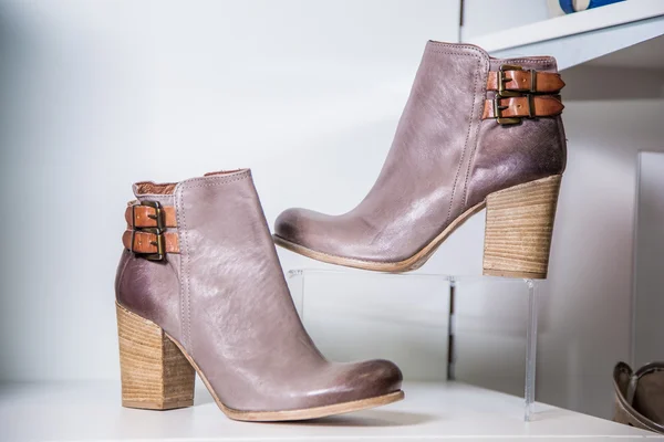 Venta de botas de otoño con estilo — Foto de Stock