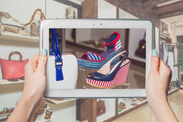 Online shoe store, online sale — Stock Photo, Image