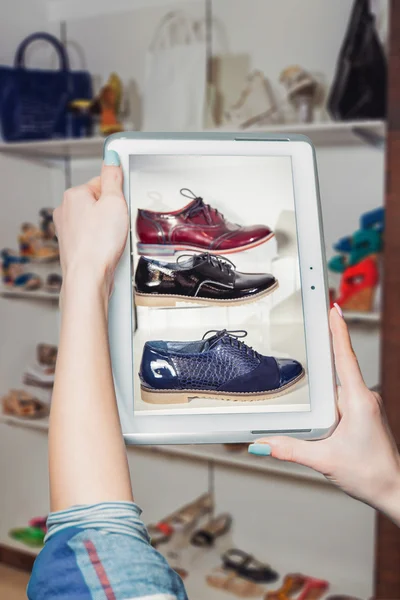 Online shoe store, online sale — Stock Image Online shoe store, online sale Royalty Free Stock Images