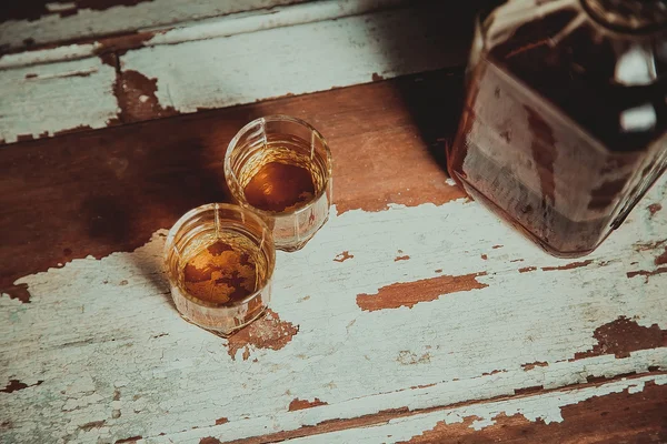 Two glasses of whiskey standing on the bar — Stock Photo, Image