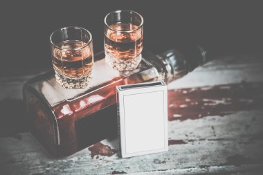 Viski ve poker en iyi kombinasyonu