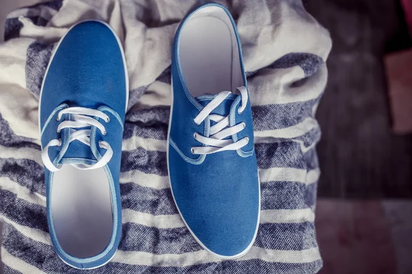 Mäns blå loafers, maskulin stil — Stockfoto