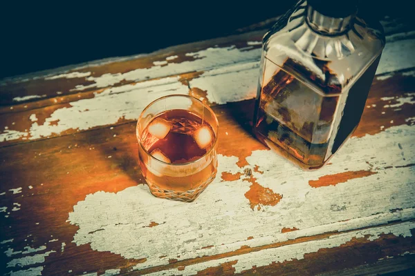 Whiskey on the rocks, vintage photos, booze culture — Stock Photo, Image