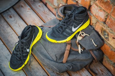 Nike koşu ayakkabıları erkekler için