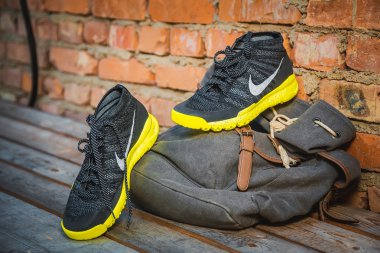 Nike koşu ayakkabıları erkekler için