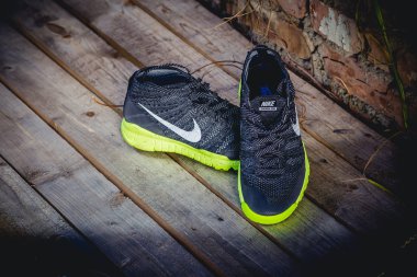 Nike koşu ayakkabıları erkekler için