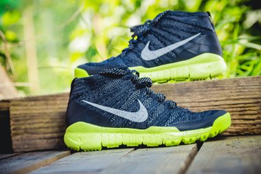 Nike koşu ayakkabıları erkekler için