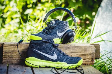 Nike koşu ayakkabıları erkekler için