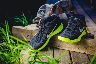 Şık, trendy spor ayakkabıları Nike