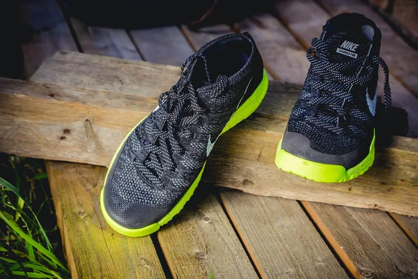 trendy sneakers nike