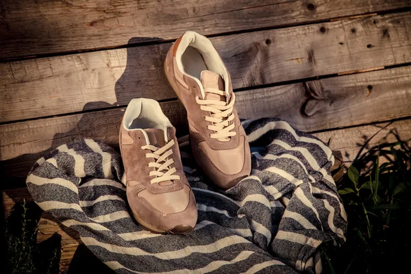 Bruin sneakers, Herenschoenen — Stockfoto