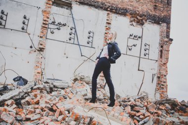 house, güzellik, moda kalıntıları üzerine bir deri ceket modeli