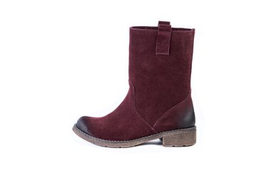 kadın ayakkabısı beyaz arka plan, kırmızı süet ayakkabılar üzerinde