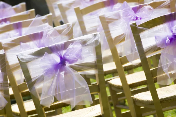 Sièges extérieurs pour les invités de mariage — Photo