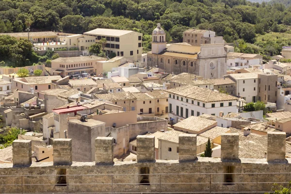 Πόλη τοπίο της Capdepera στη Μαγιόρκα, Ισπανία — Φωτογραφία Αρχείου