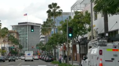 Beverly Hills, Amerika bankası Coronavirus tecridi sırasında Bulutlu caddeler ve kaldırımlar. Beverly Hills California Ocak 2020