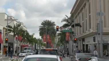 Beverly Hills Brighton yolu Bulutlu Gündüz sokakları ve Coronavirus tecridi sırasında kaldırım. Beverly Hills California Ocak 2020