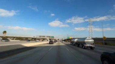 Los Angeles California ABD - Ocak 2020 Yoğun trafiğin yoğun olduğu 110 veya I-110 karayolu kavşağı ve kavşağı kavşağı