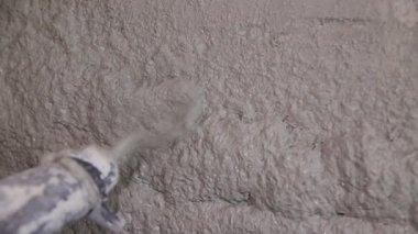 Havan sıva makinesi. Otomatik sıva. Ev ya da apartman onarımı ya da tadilatı. İnşaatçı