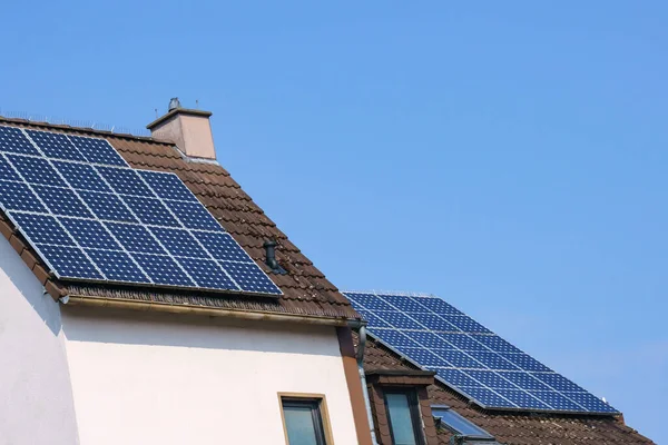 Tiled Roof House Chimney Covered Solar Panels Sunny Day Blue — Stock Photo, Image