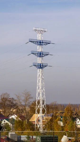 Unterstützung Einer Hochspannungsleitung — Stockfoto