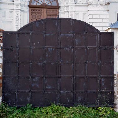 Ipatiev manastırının demir kapısı, Kostroma, Rusya