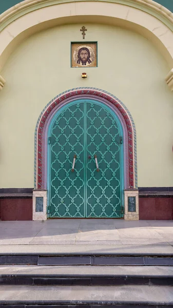 Portas Com Placas Ferro Forjado Entrada Para Capela — Fotografia de Stock