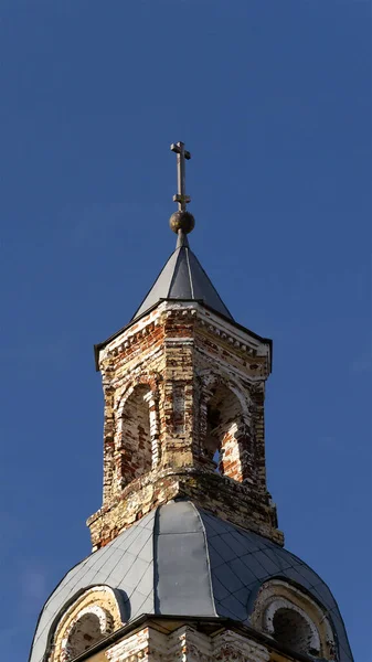ロシアコストロマ州サメット村正教会農村鐘楼 — ストック写真