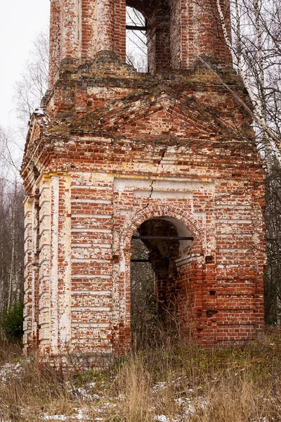 18世纪被遗弃的钟塔 Troitsa Zazharye圣三位一体教堂 俄罗斯贝尔弗里德 科斯特马地区 — 图库照片